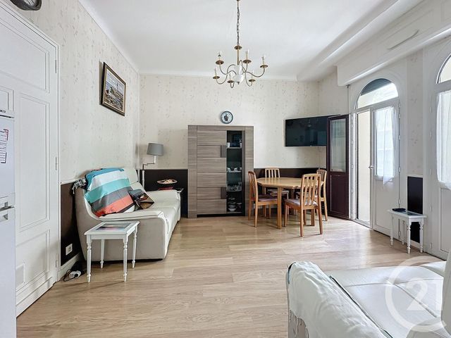 Afficher la photo en grand Appartement T3 à vendre - 3 pièces - 49.05 m2 - ARCACHON - 33 - AQUITAINE - Century 21 Duprat & Associés