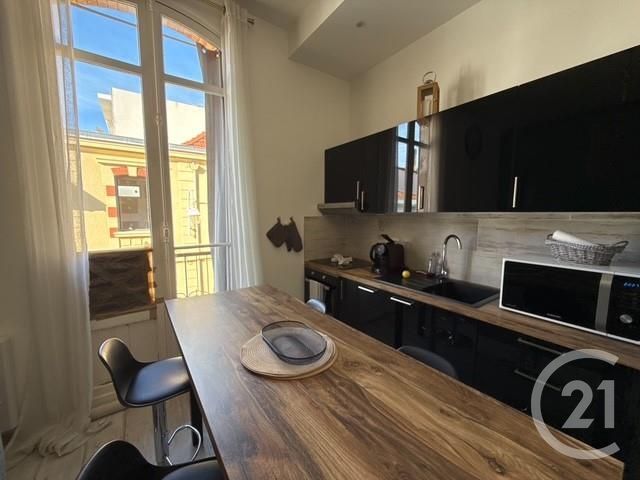 Afficher la photo en grand Appartement T3 à vendre - 3 pièces - 54.43 m2 - ARCACHON - 33 - AQUITAINE - Century 21 Duprat & Associés