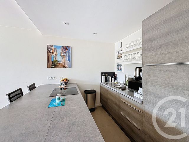 Afficher la photo en grand Appartement T3 à vendre - 3 pièces - 67.75 m2 - ARCACHON - 33 - AQUITAINE - Century 21 Duprat & Associés