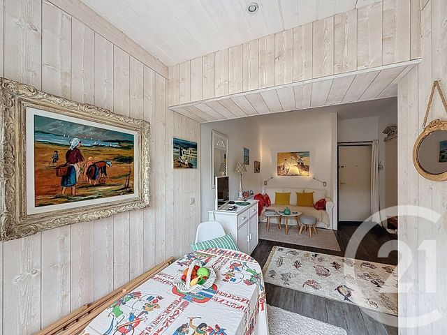 Afficher la photo en grand Appartement T2 à vendre - 2 pièces - 29.12 m2 - ARCACHON - 33 - AQUITAINE - Century 21 Duprat & Associés