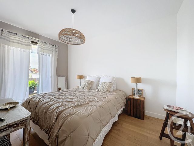 Afficher la photo en grand Appartement T3 à vendre - 3 pièces - 68.95 m2 - ARCACHON - 33 - AQUITAINE - Century 21 Duprat & Associés