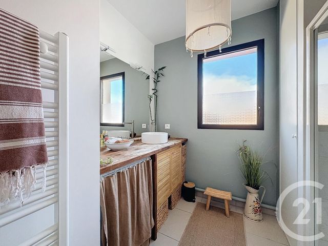 Afficher la photo en grand Appartement T3 à vendre - 3 pièces - 68.95 m2 - ARCACHON - 33 - AQUITAINE - Century 21 Duprat & Associés