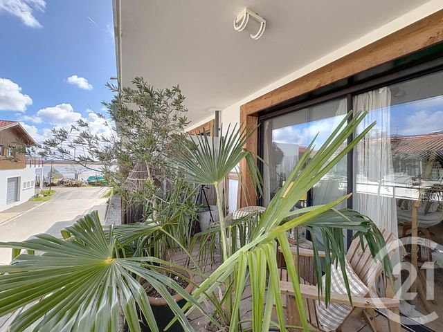 Afficher la photo en grand Appartement T3 à vendre - 3 pièces - 68.95 m2 - ARCACHON - 33 - AQUITAINE - Century 21 Duprat & Associés