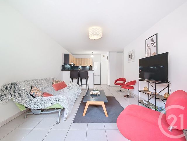 Afficher la photo en grand Appartement T3 à vendre - 3 pièces - 56.51 m2 - ARCACHON - 33 - AQUITAINE - Century 21 Duprat & Associés