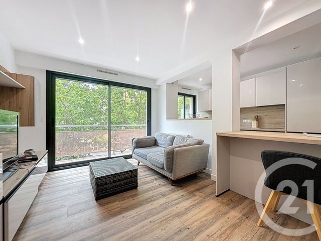 Appartement T3 à vendre - 3 pièces - 62.04 m2 - ARCACHON - 33 - AQUITAINE - Century 21 Duprat & Associés