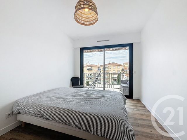 Afficher la photo en grand Appartement T3 à vendre - 3 pièces - 62.04 m2 - ARCACHON - 33 - AQUITAINE - Century 21 Duprat & Associés