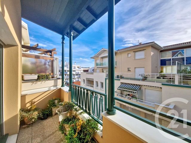 Appartement T3 à vendre - 3 pièces - 65.59 m2 - ARCACHON - 33 - AQUITAINE - Century 21 Duprat & Associés