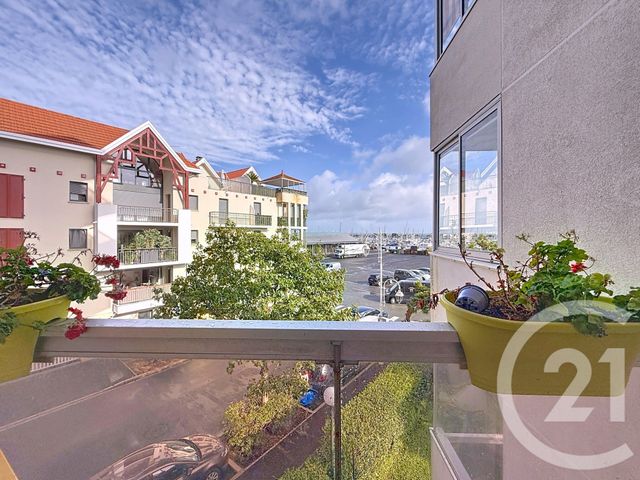 Afficher la photo en grand Appartement T2 à vendre - 2 pièces - 34.1 m2 - ARCACHON - 33 - AQUITAINE - Century 21 Duprat & Associés