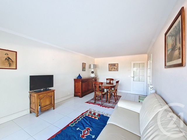 Afficher la photo en grand Appartement F2 bis à vendre - 2 pièces - 55.0 m2 - ARCACHON - 33 - AQUITAINE - Century 21 Duprat & Associés