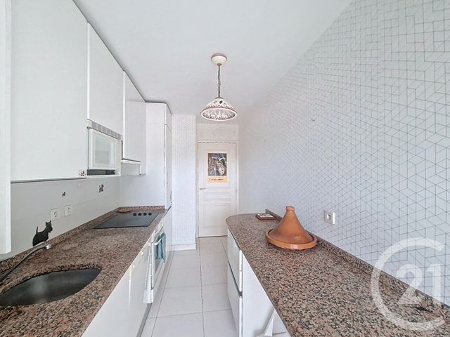 Afficher la photo en grand Appartement F2 bis à vendre - 2 pièces - 55.0 m2 - ARCACHON - 33 - AQUITAINE - Century 21 Duprat & Associés