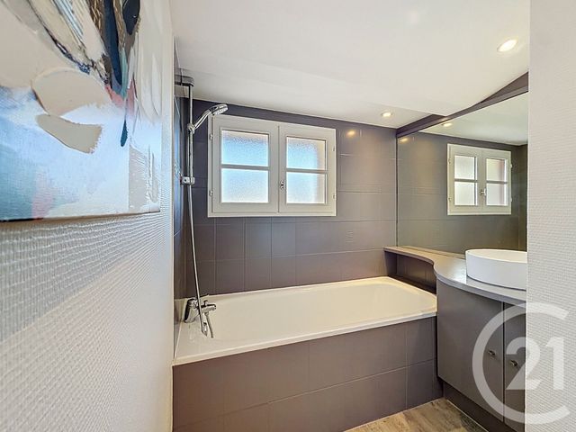 Appartement F2 à vendre - 3 pièces - 68.54 m2 - ARCACHON - 33 - AQUITAINE - Century 21 Duprat & Associés