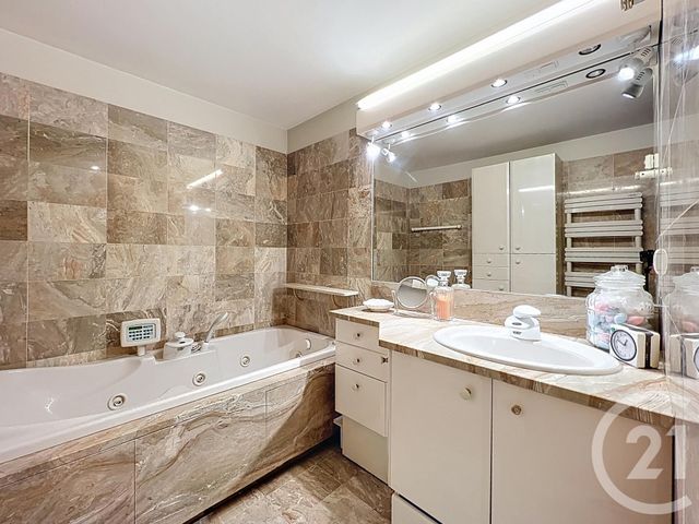 Appartement T3 à vendre - 3 pièces - 73.0 m2 - ARCACHON - 33 - AQUITAINE - Century 21 Duprat & Associés