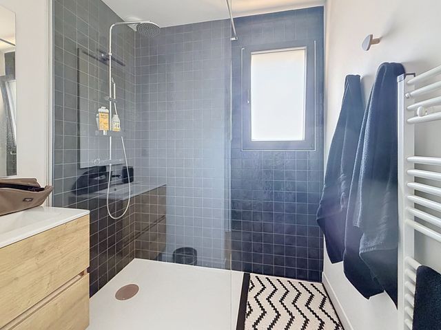 maison à vendre - 4 pièces - 104.71 m2 - GUJAN MESTRAS - 33 - AQUITAINE - Century 21 Duprat & Associés