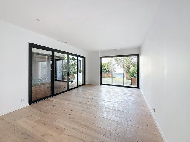 Afficher la photo en grand Appartement F6 à vendre - 5 pièces - 178.0 m2 - ARCACHON - 33 - AQUITAINE - Century 21 Duprat & Associés