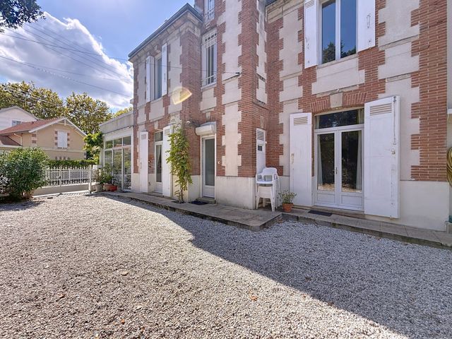 Afficher la photo en grand maison à vendre - 8 pièces - 204.0 m2 - ARCACHON - 33 - AQUITAINE - Century 21 Duprat & Associés