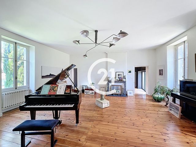 maison à vendre - 8 pièces - 402.0 m2 - GENTE - 16 - POITOU-CHARENTES - Century 21 Duprat & Associés