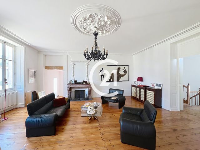 maison à vendre - 8 pièces - 402.0 m2 - GENTE - 16 - POITOU-CHARENTES - Century 21 Duprat & Associés